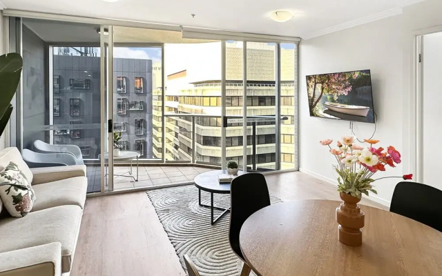 High-rise 2-bed Apartment With Gym, BBQ & Pool