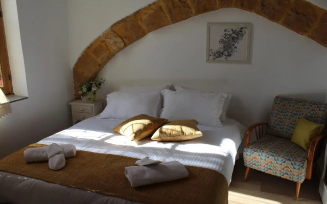 pedieos guest house