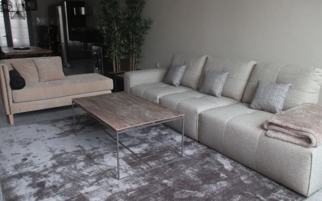 Apartamento Bizcocheros con piscina y jardin