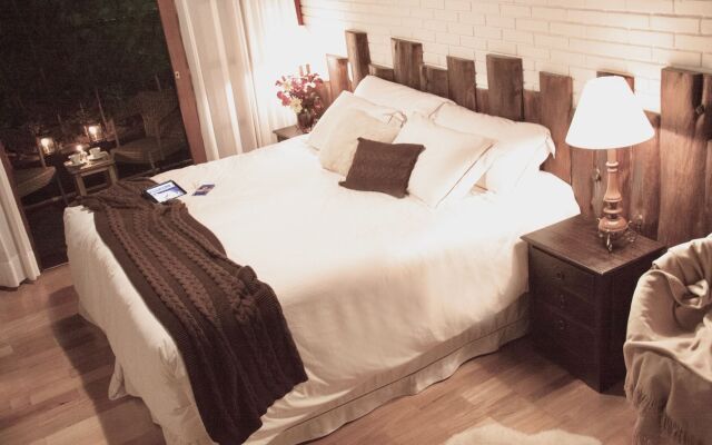 Alma Hotel