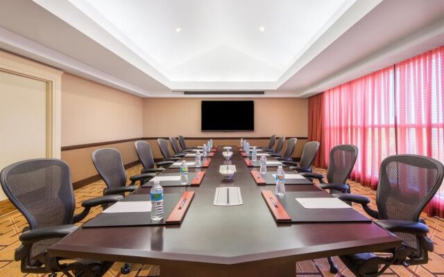 Wyndham Hamilton Park Hotel and Conference Center