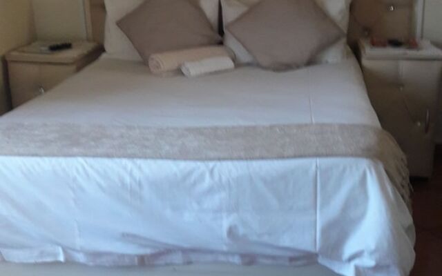 Diphororo Guest House