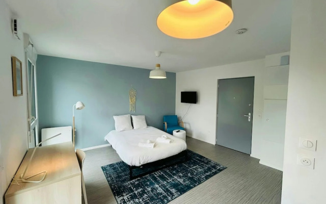 We Live In R - Suite 201