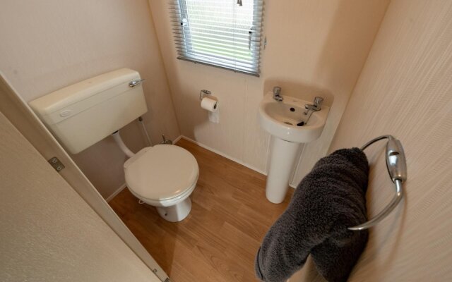 Inviting 3-bed Caravan on Sand Le Mere, Tunstall