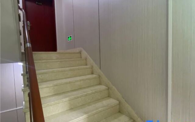 Shanghai Ruyue Fashion Hotel (Gutang Road Subway Station)