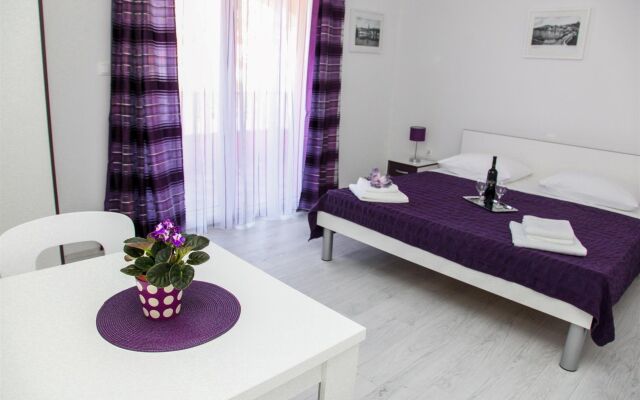 Kaja - right next to the beach