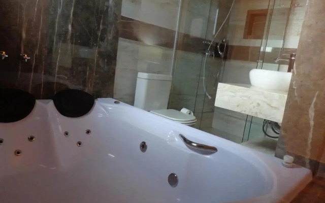 Monte Verde Inn Suítes com Hidromassagem dupla