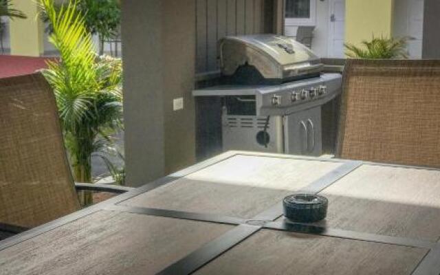 Only 350 yards from Eagle beach! Breakfast included!