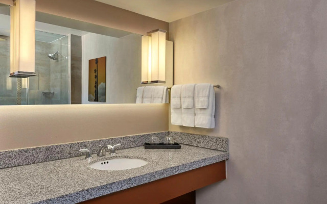 Loews Hollywood Hotel