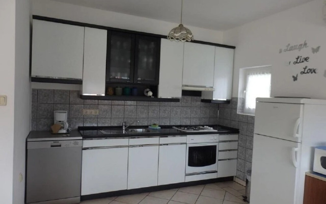 Suzy - 80m From the sea - A2 Četvorka