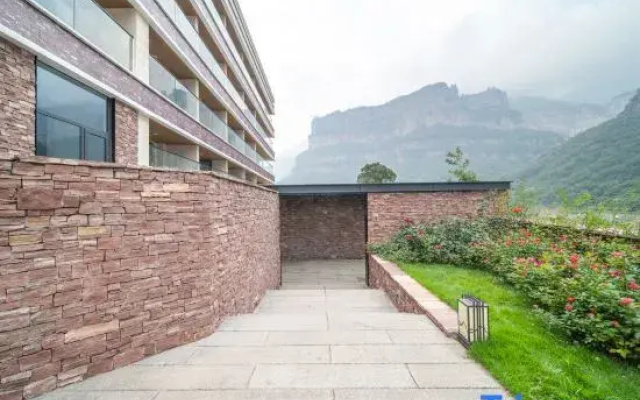 Yougu Zhilan Resort Hotel