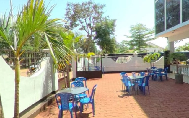 New Coffee Tree Hotel