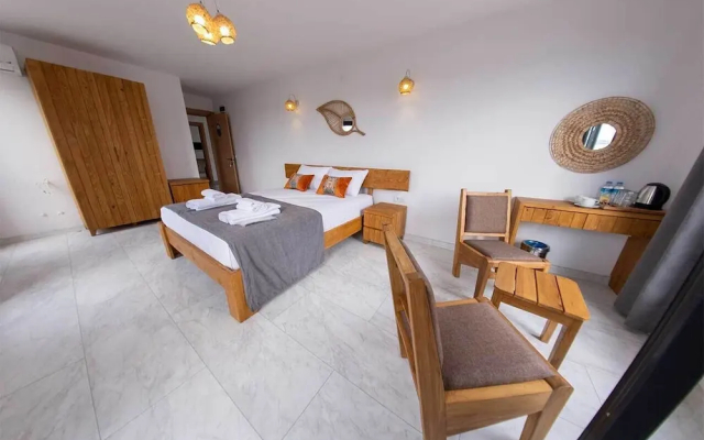 Foça Kybele Pension