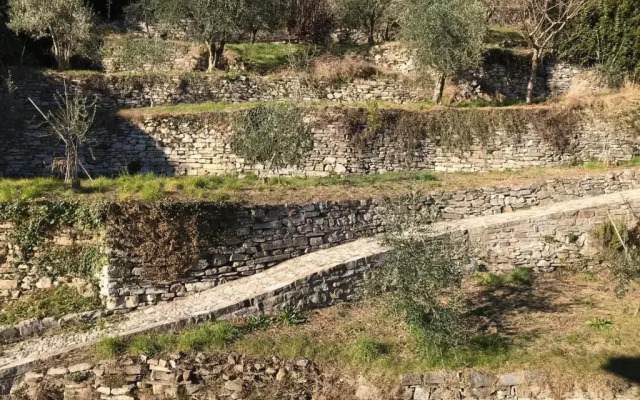 Carate 16 apartment with balcony & lake view