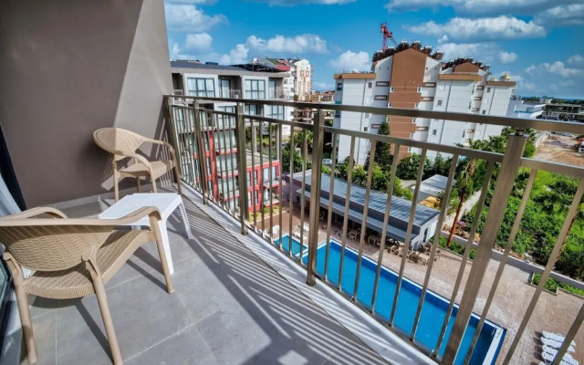 Laristone Suite Spa Hotel