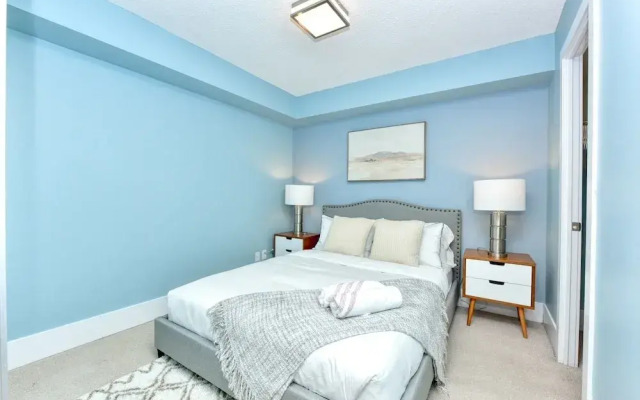The Bay Suites MTCC CN TOWER