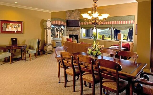 Grand Cascades Lodge