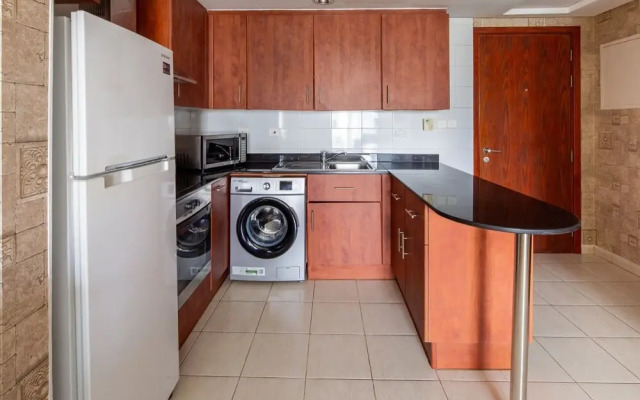 Fashionable 1BR in the Trendy Jlt! Sleeps 4!