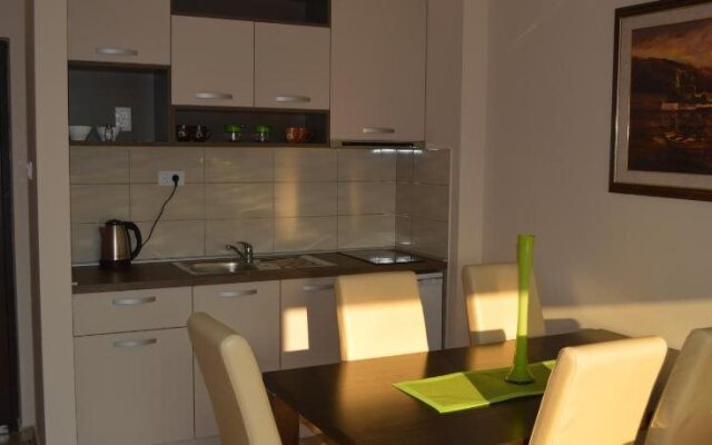 MM Apartments
