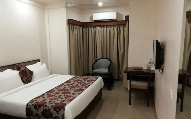 Hotel Ashish International
