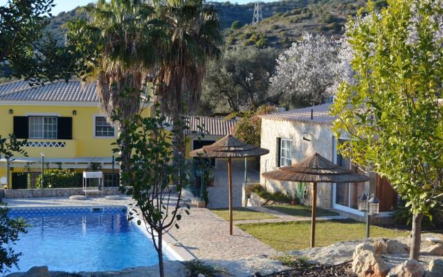 Studio in Estói, With Wonderful sea View, Pool Access, Enclosed Garden