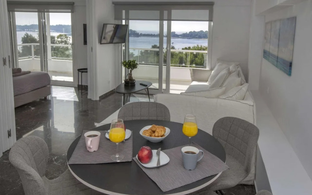 Luxury penthouse with stunning riviera view by GHH