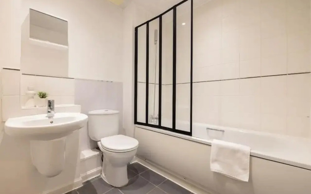 2 Bedrooms Apartment in Wembley