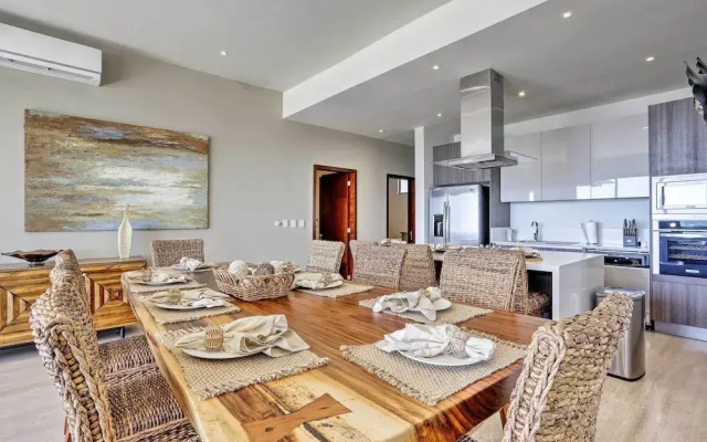Luxe Cabo Condo w/ Ocean Views + Amenities!