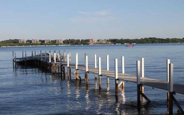 Okoboji Commons Hotel