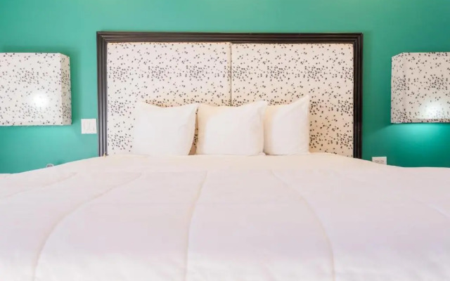 Americas Best Value Inn - Posada El Rey Sol