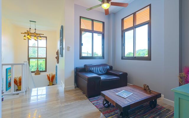 Pool villa  4 BR walking to Beach HV