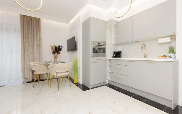 Glamour Studio by Renters Prestige