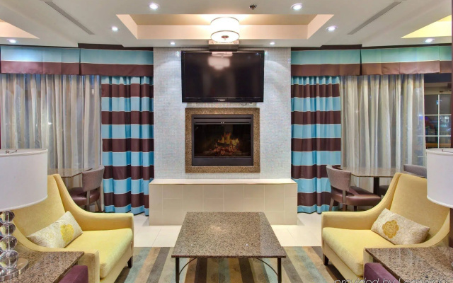 Holiday Inn Express & Suites Kingston Central by IHG