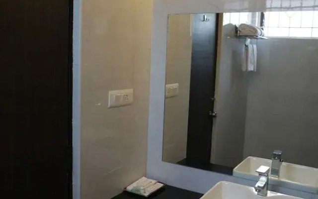 Hotel Raj Residency