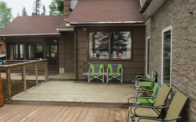 Sasagiu Rapids Lodge
