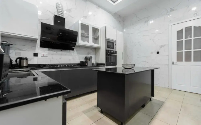 George Residence Parkview