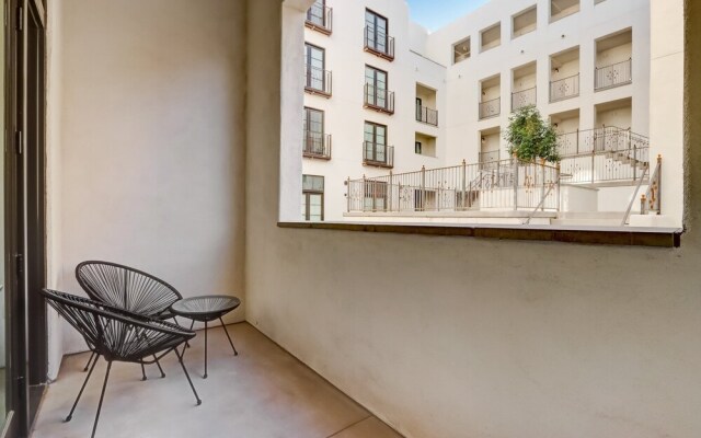 FRONTDESK Monier Apts Mercado Dist Tucson