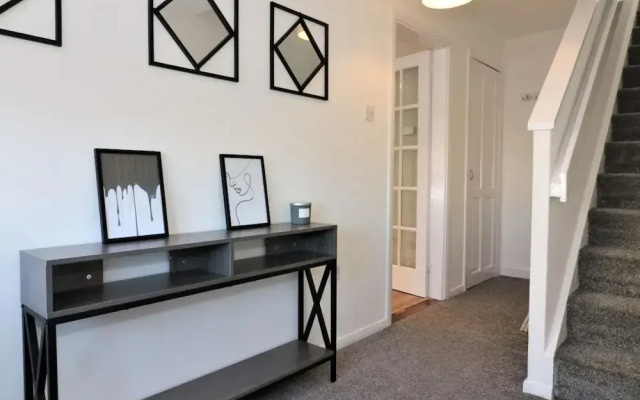 Honeywell House - Airdrie