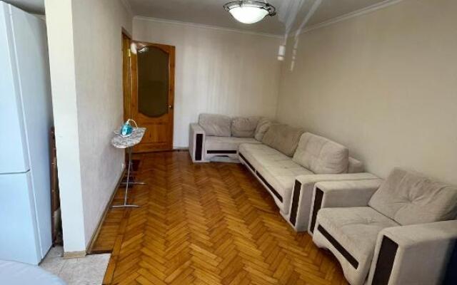 Студия в центре города Чочуа 17