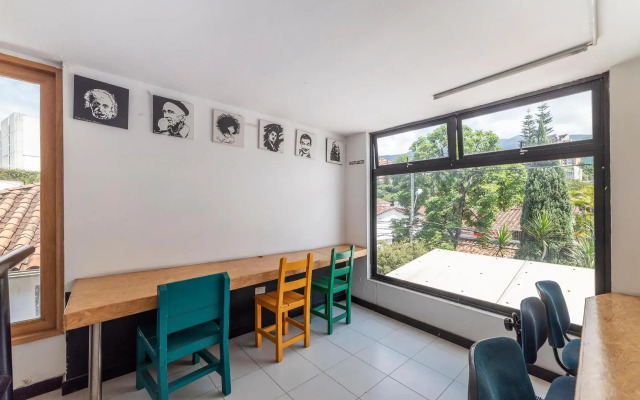 Ayenda 1224 Pixel House