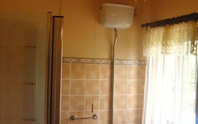 Stunning private villa for 6 guests with private pool, TV, pets allowed and parking