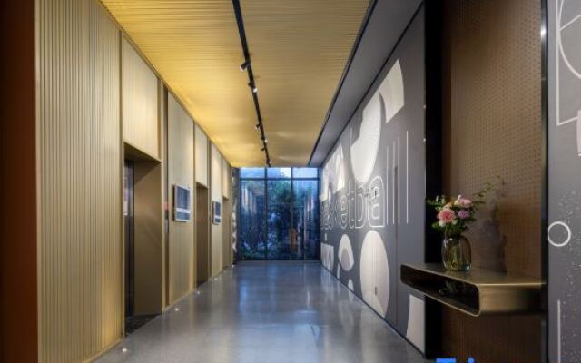 YUNIK E-sports Hotel (Hangzhou International Convention and Exhibition Center)