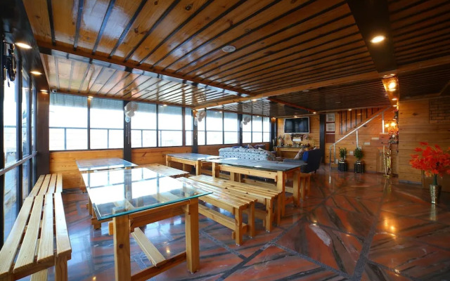 OYO 38172 The Lodge B&B