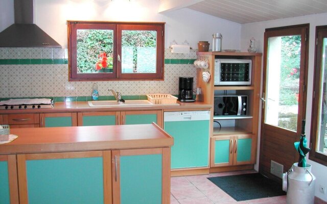 House With 2 Bedrooms in Saint-pierre-la-vieille, With Enclosed Garden