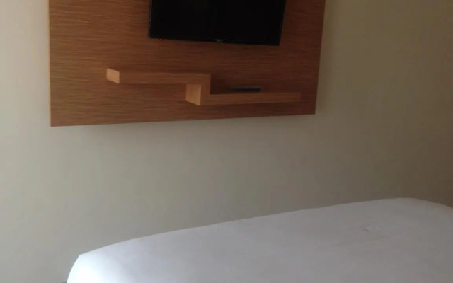 Oyo 696 Hasanah Guest House Syariah de Saphire