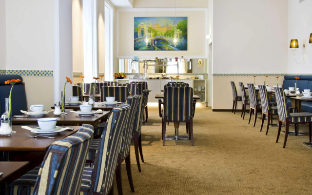 HiLight Suites Hotel