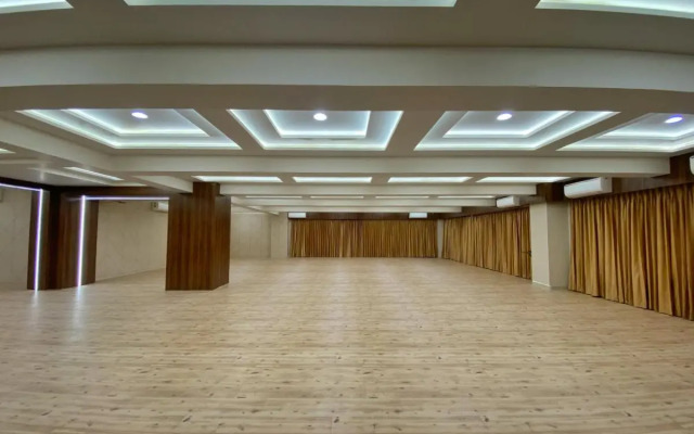 Hotel Privya Rooms and banquet Surat