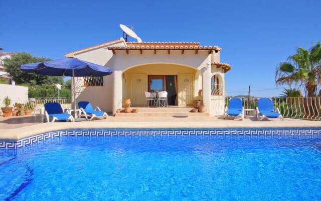 Villa - 2 Bedrooms with Pool and WiFi - 106433