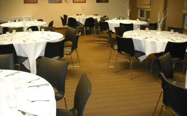 Super 8 by Wyndham Peterborough