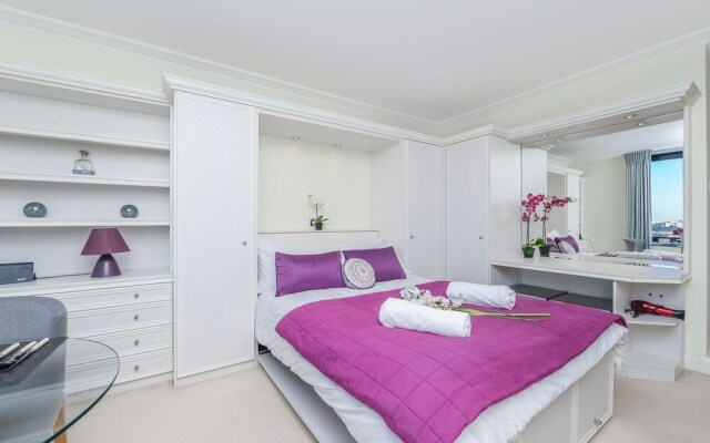 945 - Point west - Studio Apartment